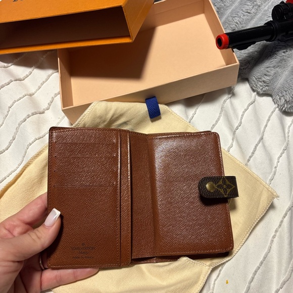 SOLDDDDD … Louis vuitton wallet - Picture 3 of 3